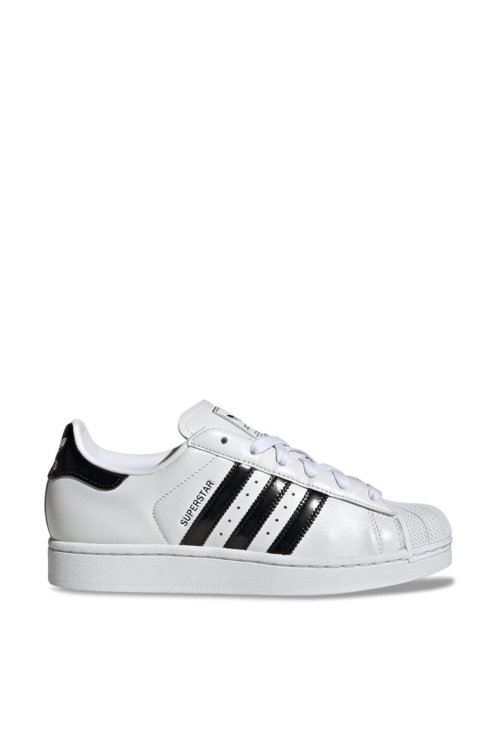 תמונה קידמית של נעלי סניקרס סופרסטאר