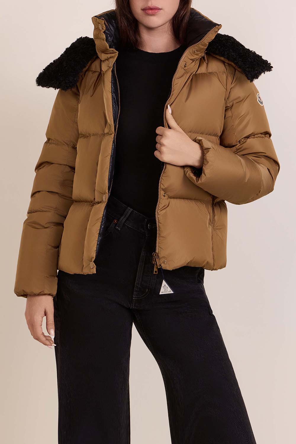 תמונת דוגמן קידמית של מעיל פוך קסטלנו