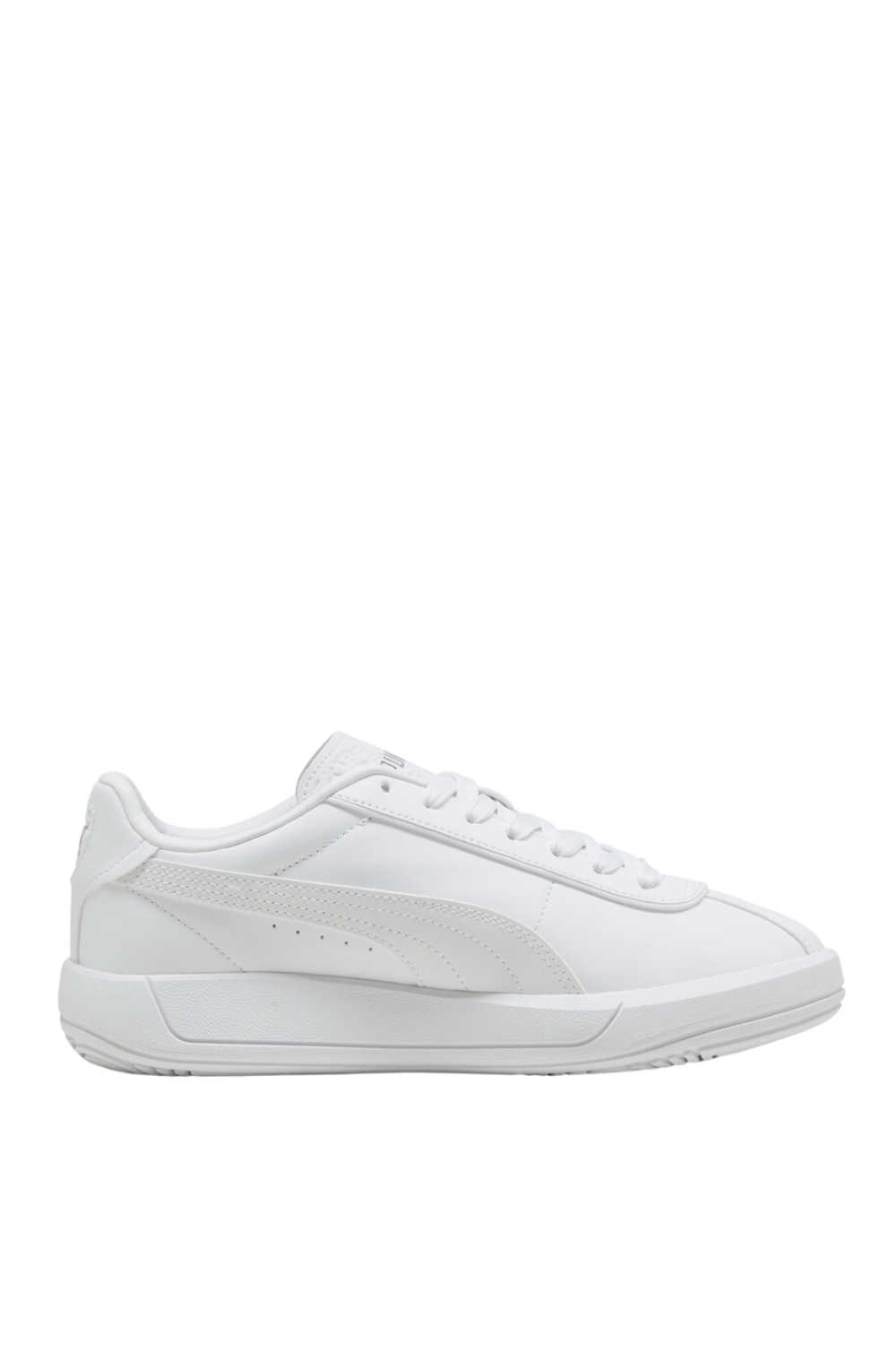 תמונה קידמית של נעלי סניקרס