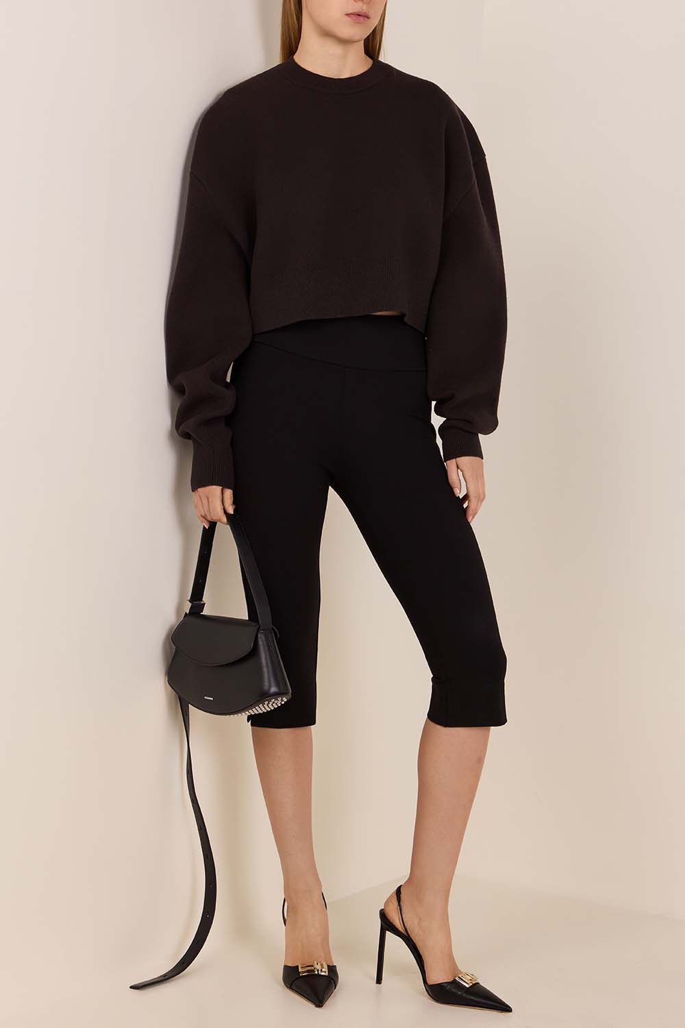 תמונת דוגמן קידמית של תיק קרוסבודי