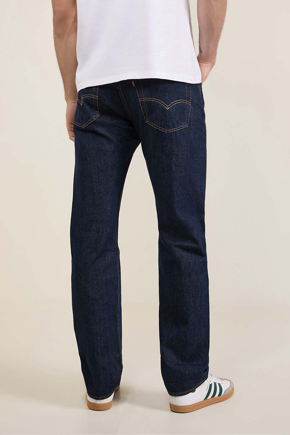 תמונת דוגמן אחורית של מכנסי ג'ינס 501