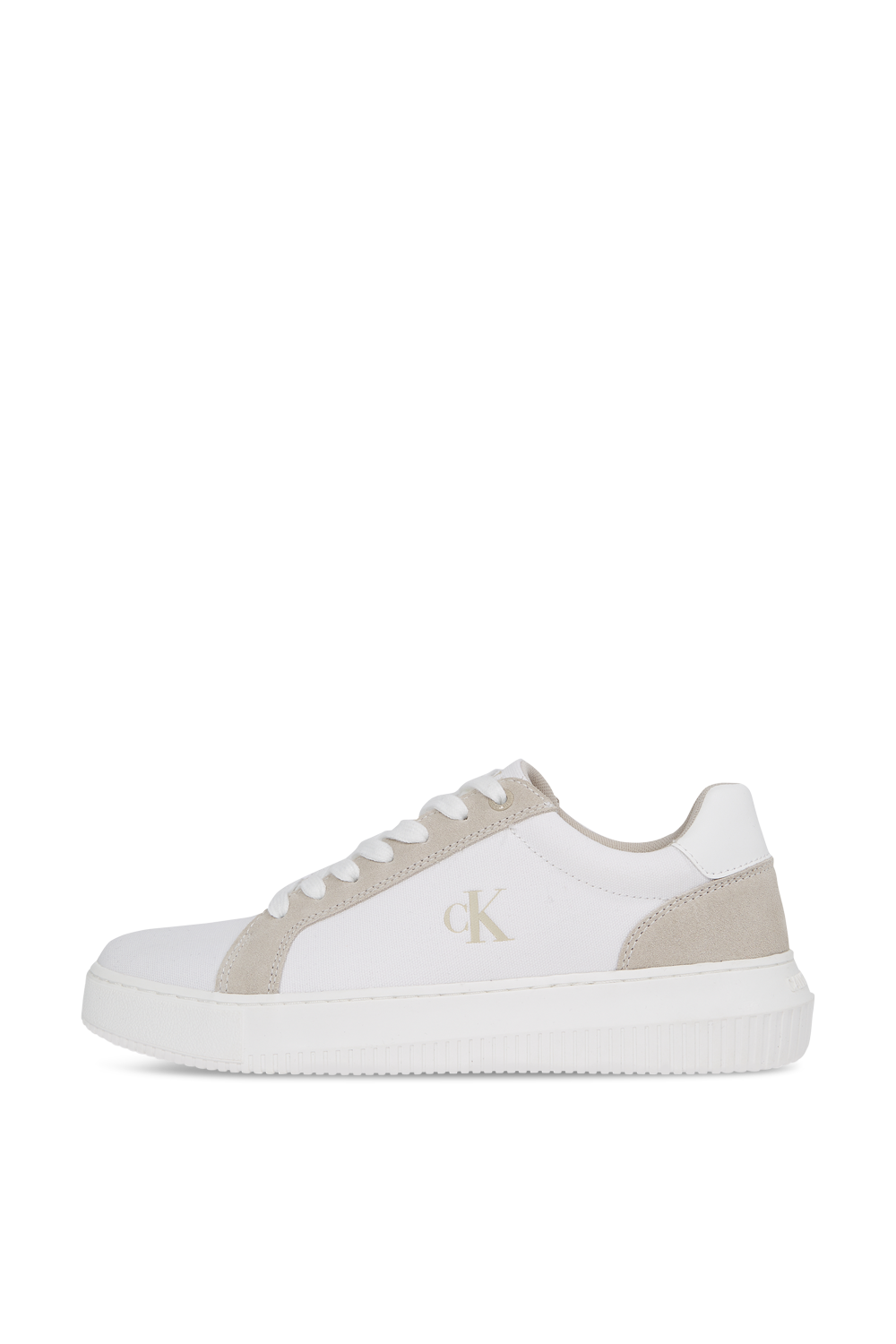 תמונה אחורית של נעלי סניקרס