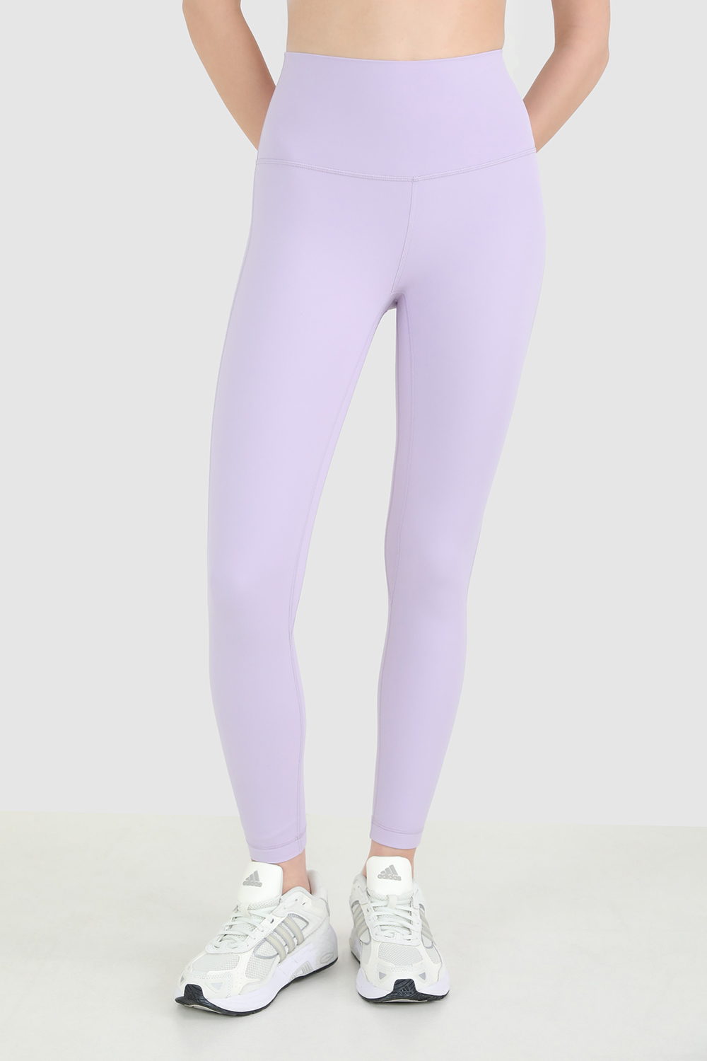 תמונת דוגמן קידמית של Align High-Rise Pant 25