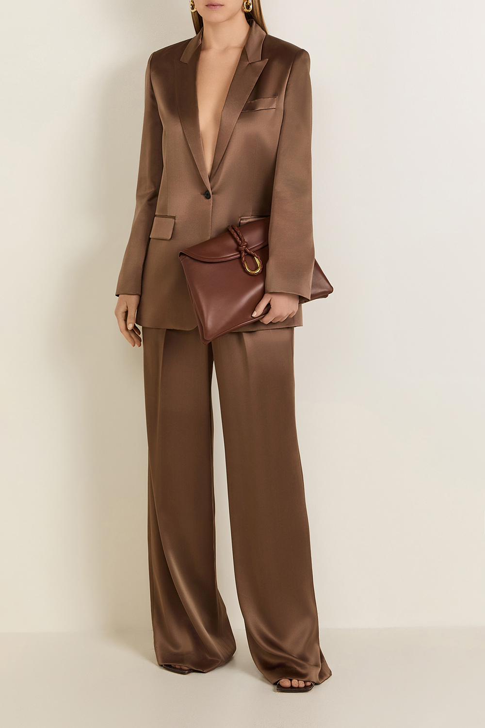 תמונת דוגמן קידמית של תיק קרוסבודי ליברטה