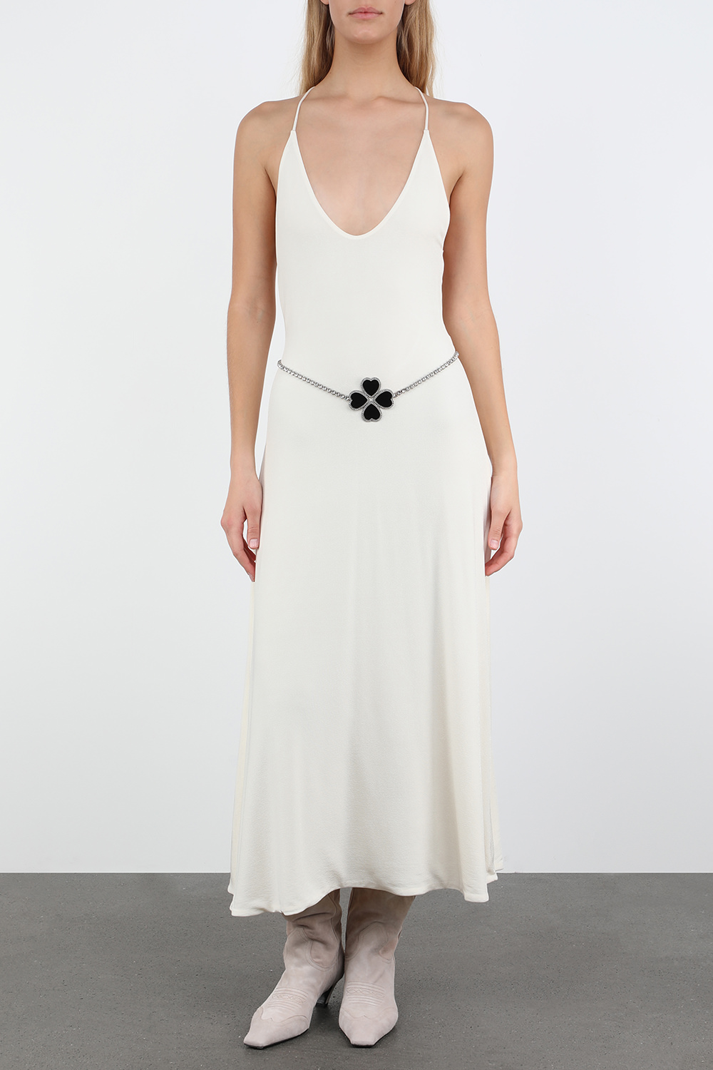 תמונת דוגמן קידמית של חגורת שרשרת תלתן בגוון כסוף