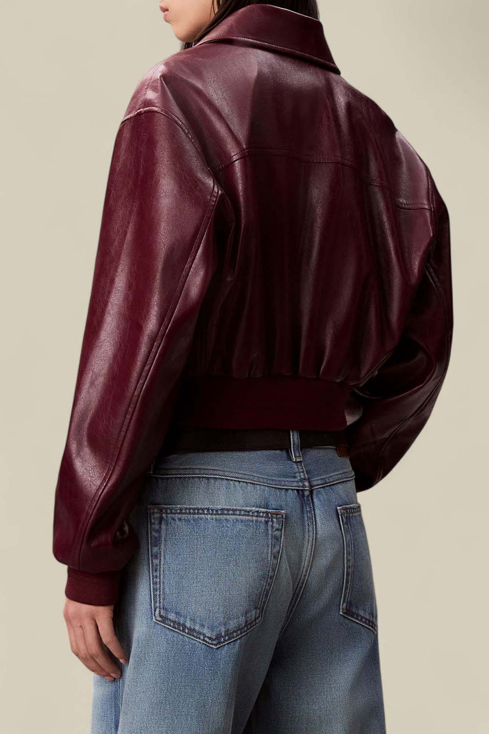 תמונת דוגמן אחורית של ז'קט קרופ