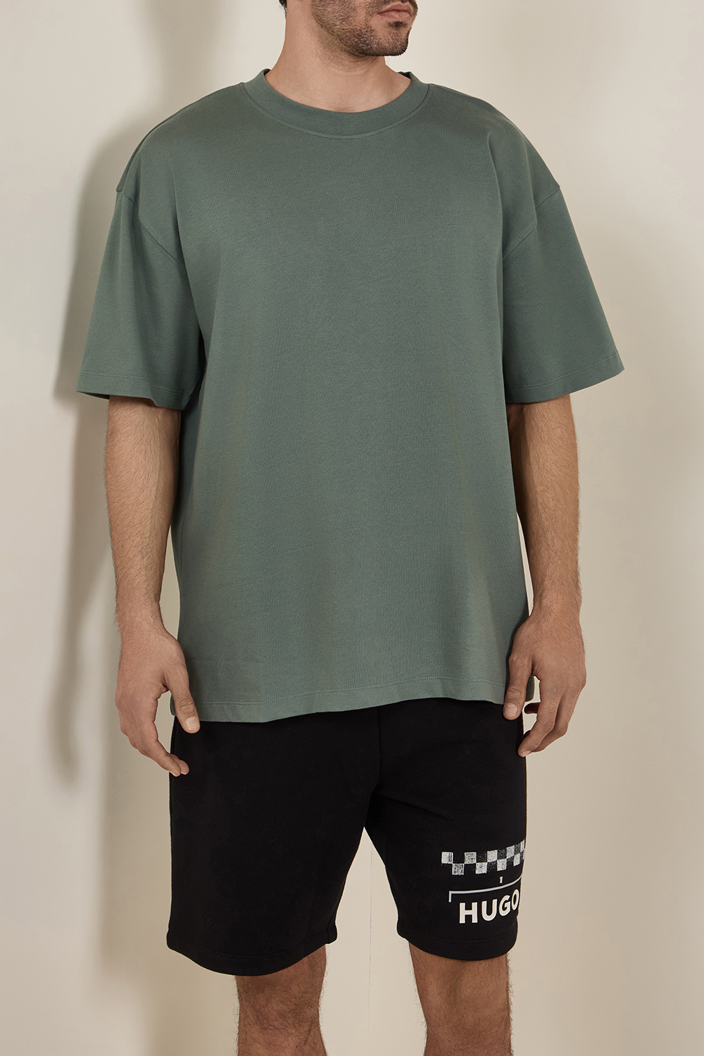 תמונת דוגמן קידמית של חולצת טי