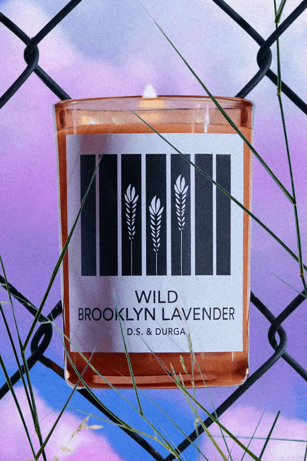 תמונת פנים של D.S. & Durga W.B. Lavender Candle