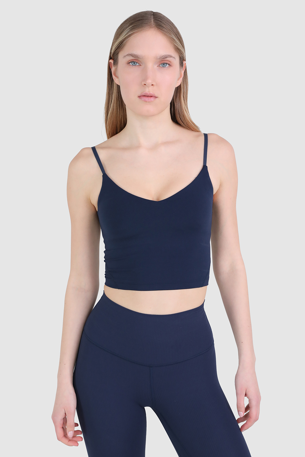 תמונת דוגמן קידמית של Align™ Cami Cropped Tank Top A/B Cup