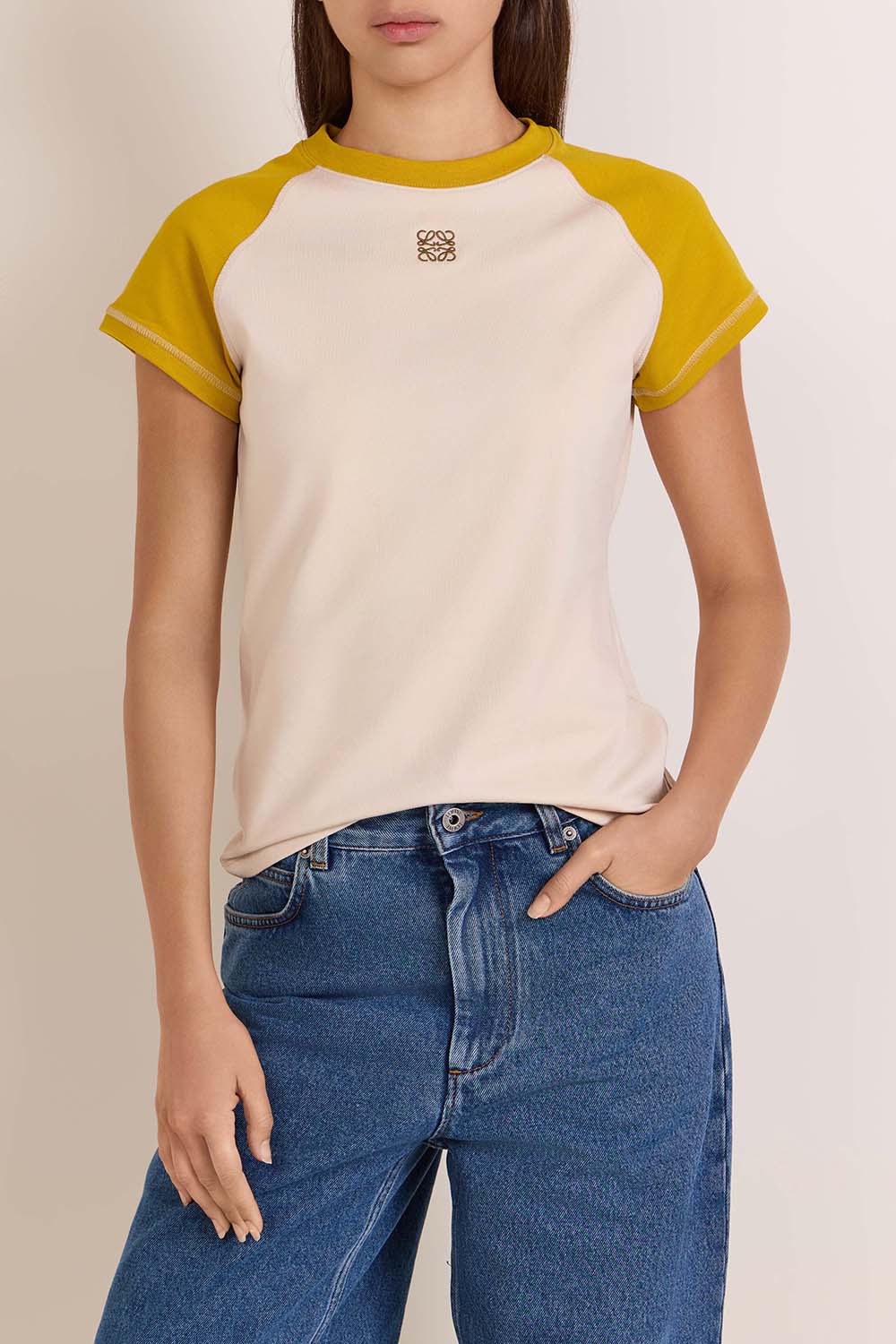 תמונת דוגמן קידמית של חולצת טי