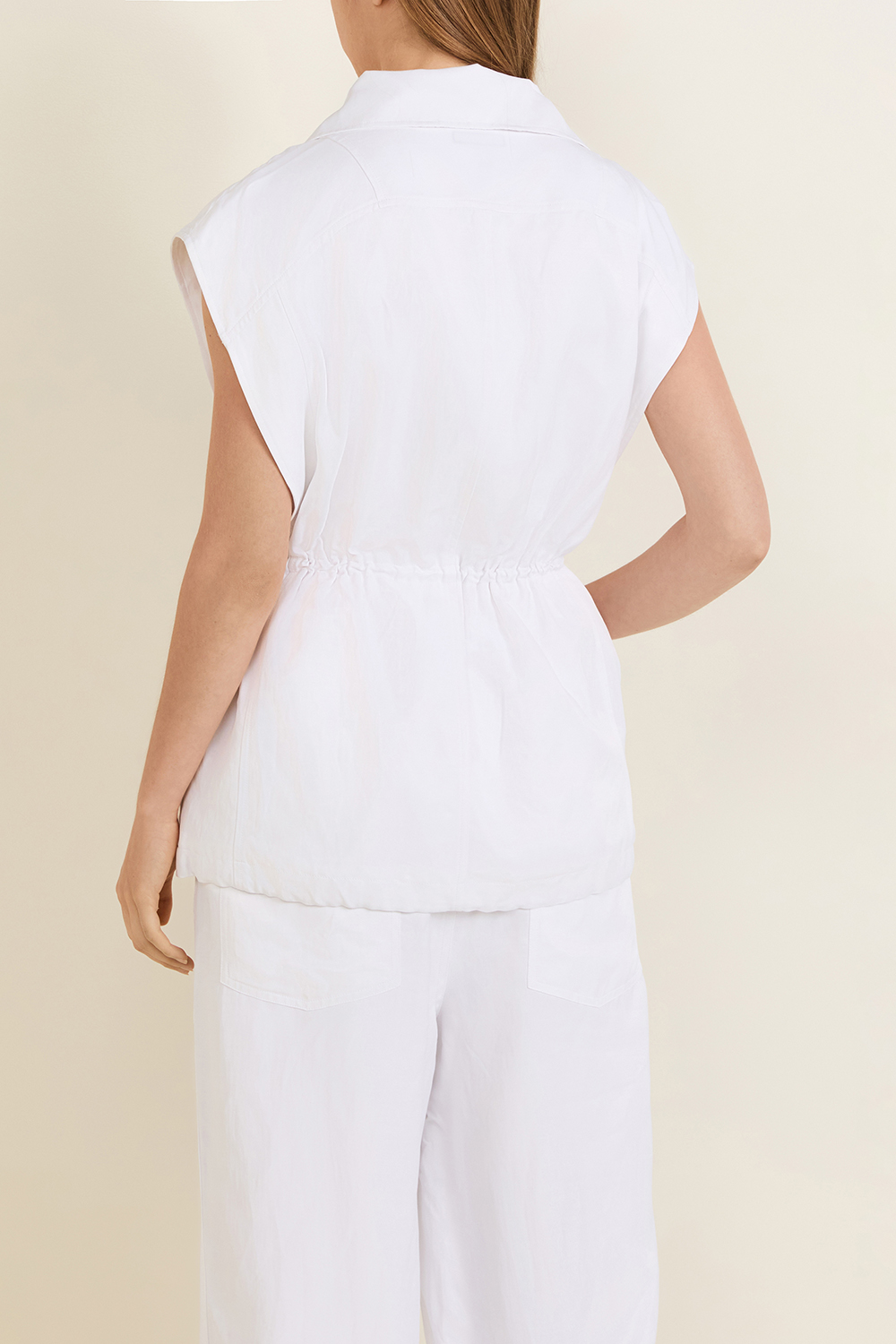 תמונת דוגמן אחורית של חולצת וסט אוברסייז