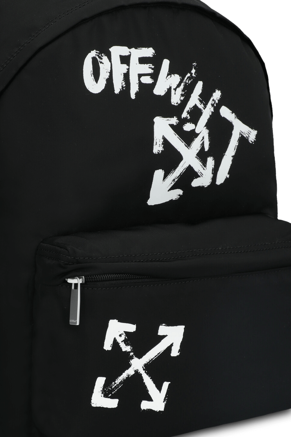 תמונת תקריב של תיק גב עם הדפס גרפיטי