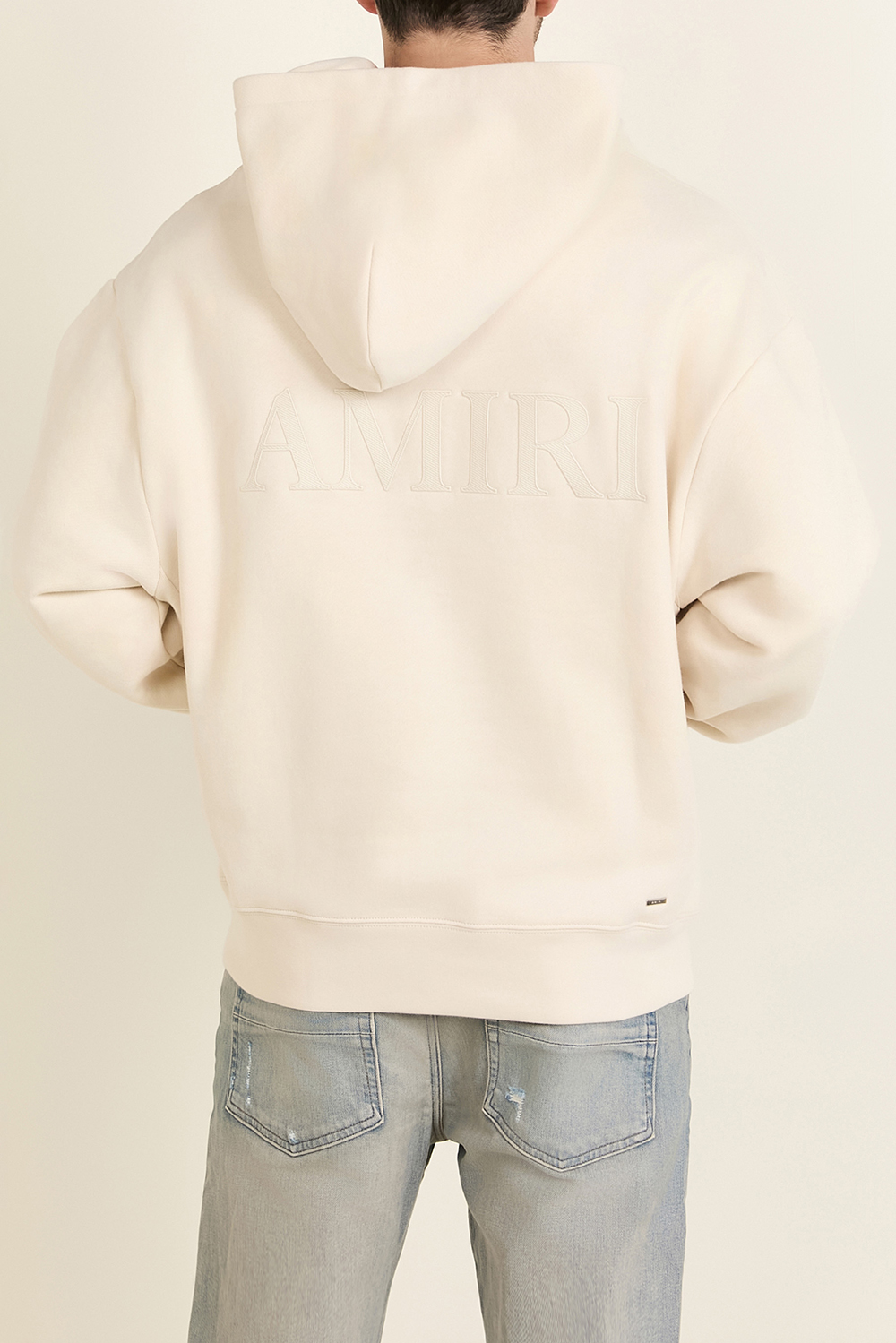 תמונת דוגמן אחורית של סווטשירט קפוצ'ון