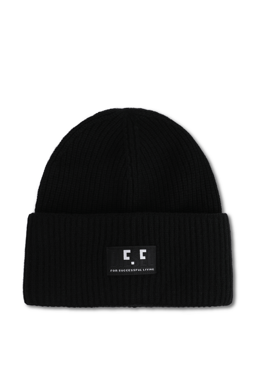 תמונה קידמית של כובע גרב עם תגית ממותגת בגוון שחור