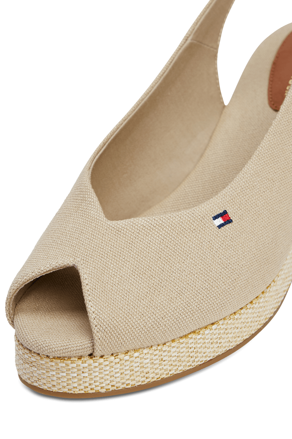 תמונת פנים של נעלי עקב סלינג בק