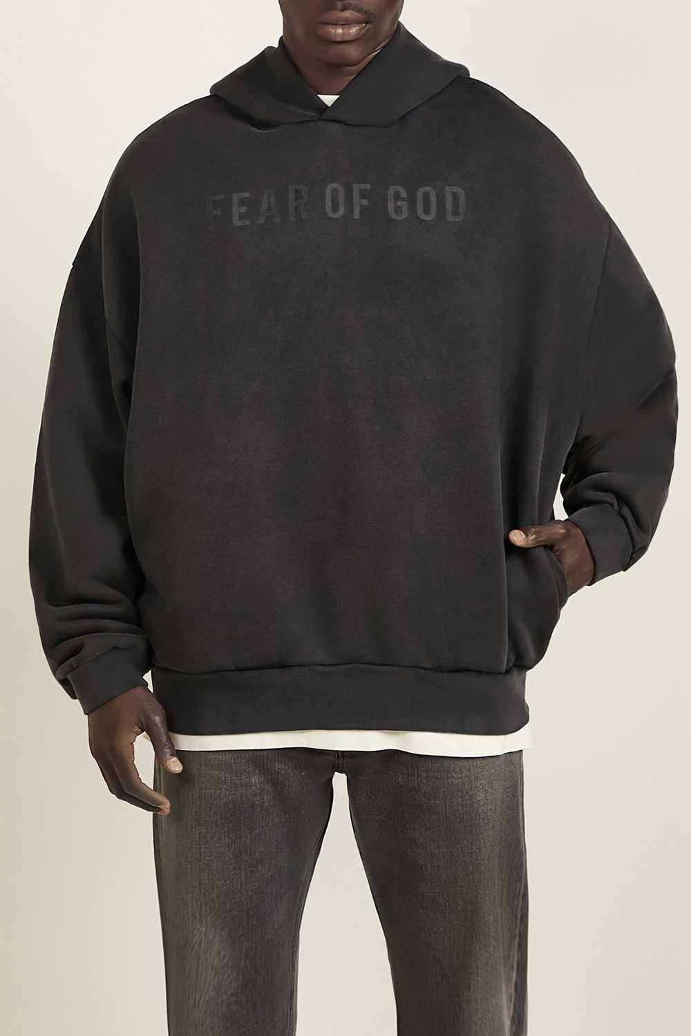 תמונת דוגמן קידמית של סווטשירט קפוצ'ון