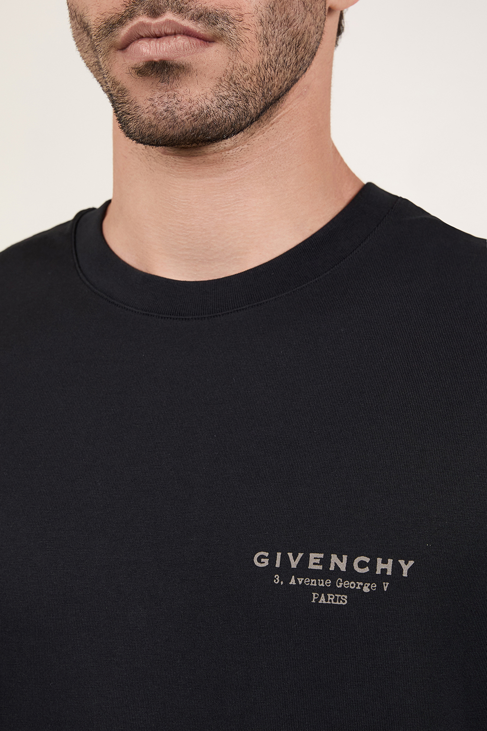 תמונת תקריב דוגמן של חולצת טי