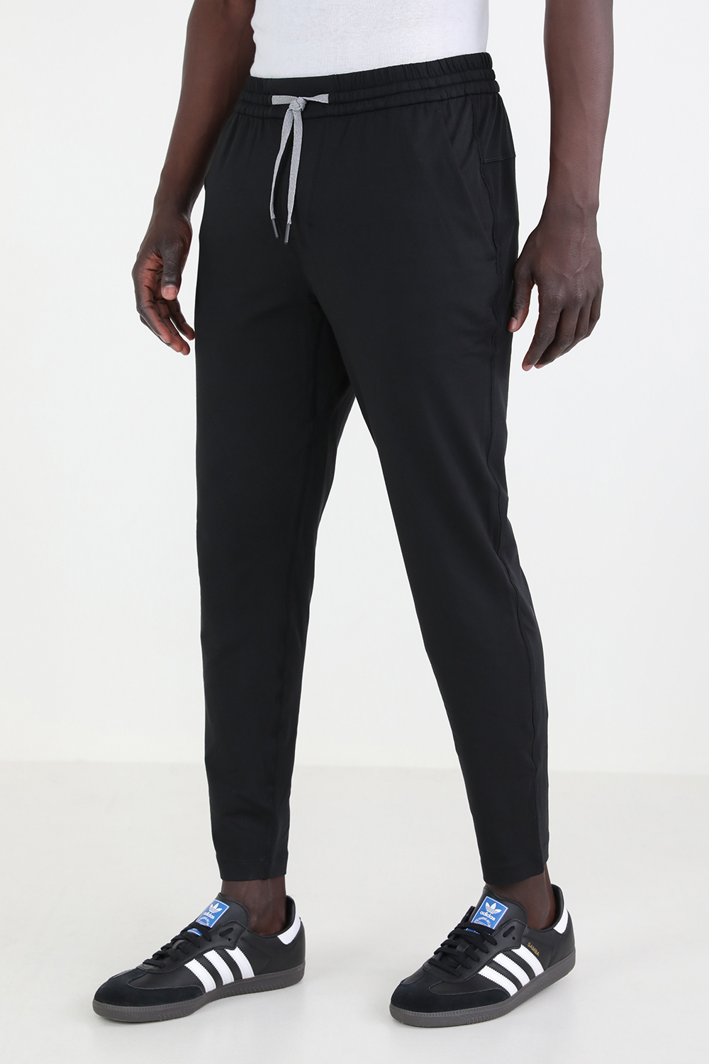 תמונת דוגמן קידמית של Soft Jersey Tapered Pant