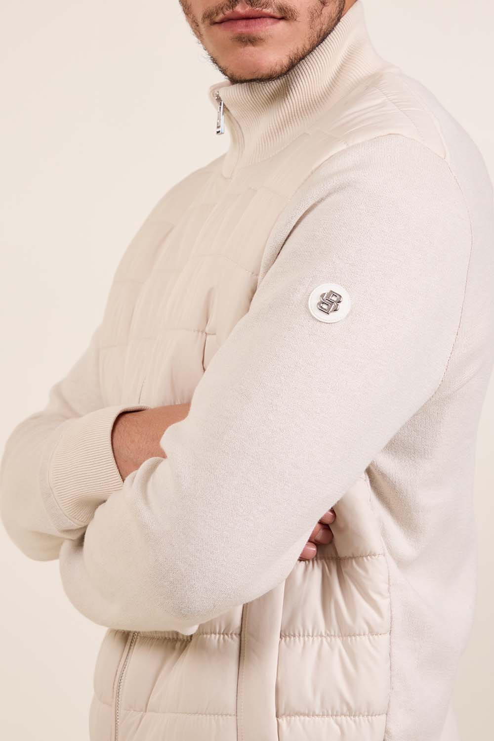 תמונת תקריב דוגמן של ז'קט קל