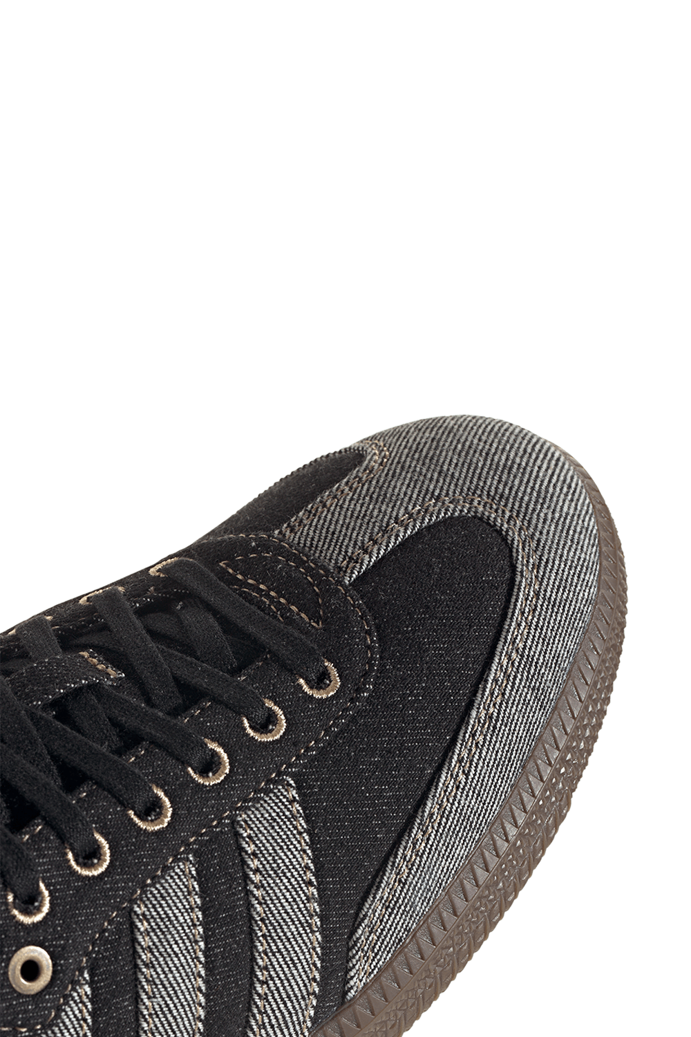 תמונת פנים של נעלי סניקרס סמבה ג'ינס