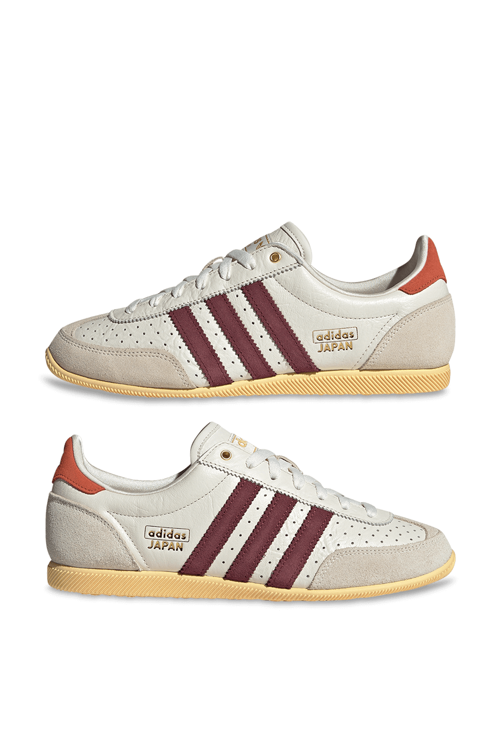 תמונת תקריב של נעלי סניקרס יפן