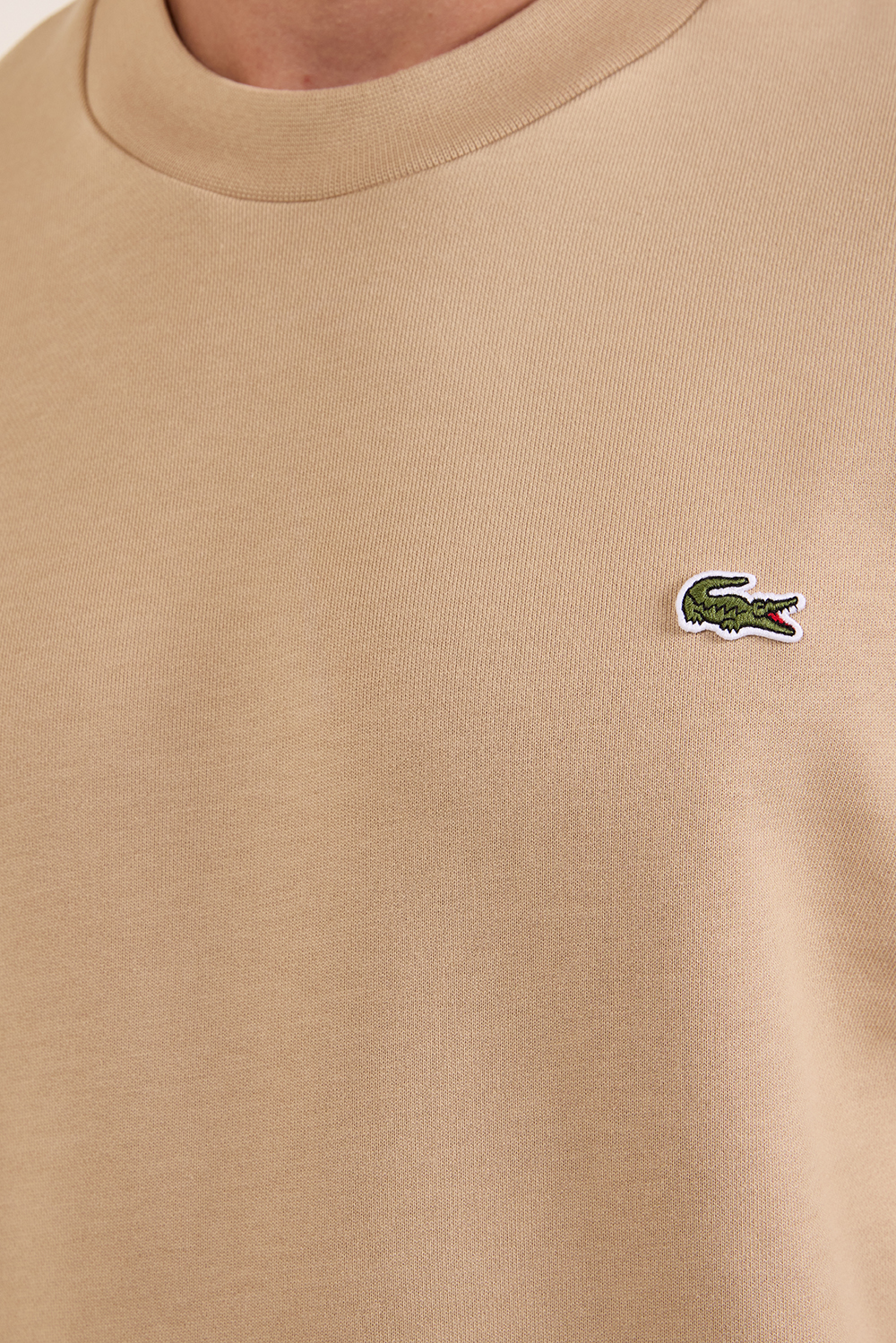 תמונת תקריב דוגמן של סווטשירט