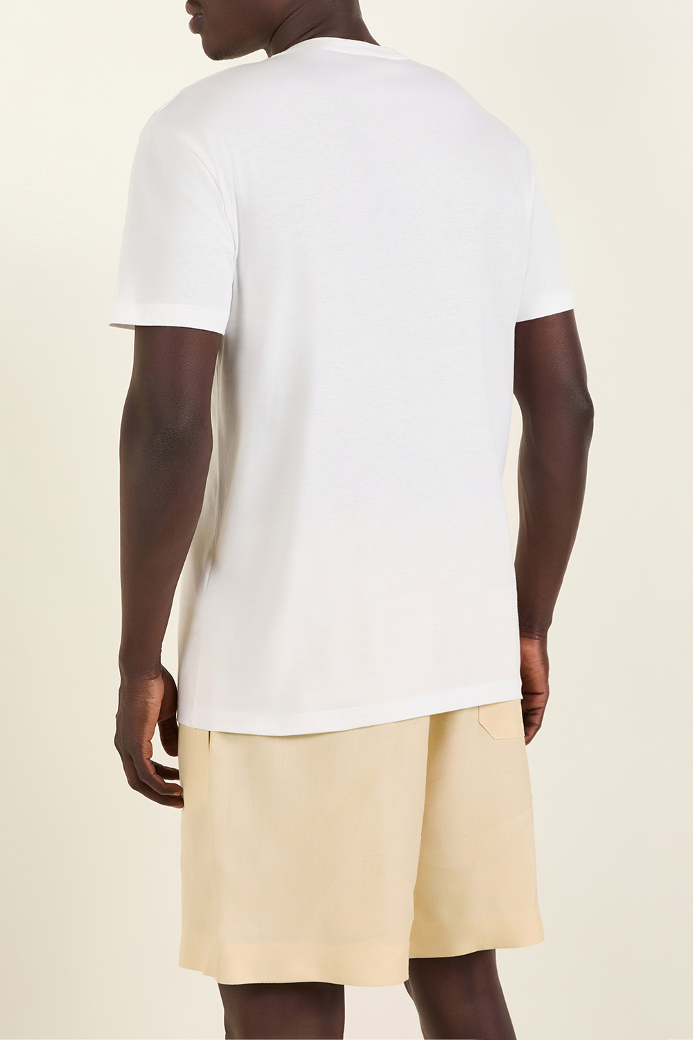 תמונת דוגמן אחורית של חולצת טי