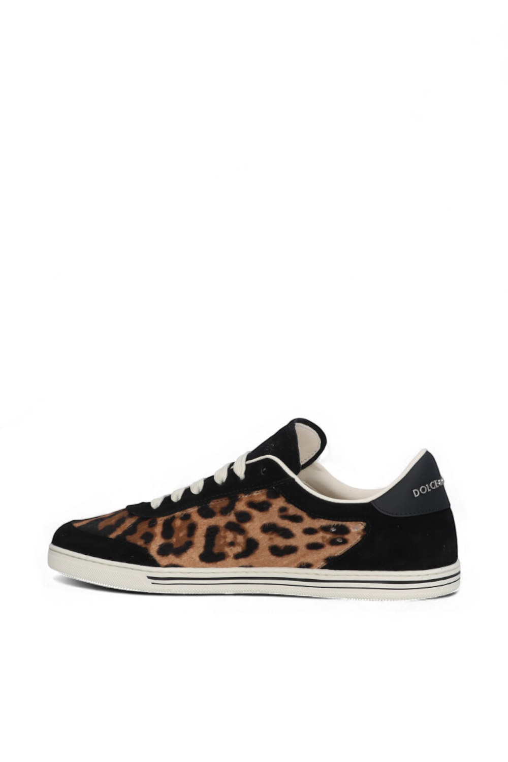 תמונה אחורית של נעלי סניקרס