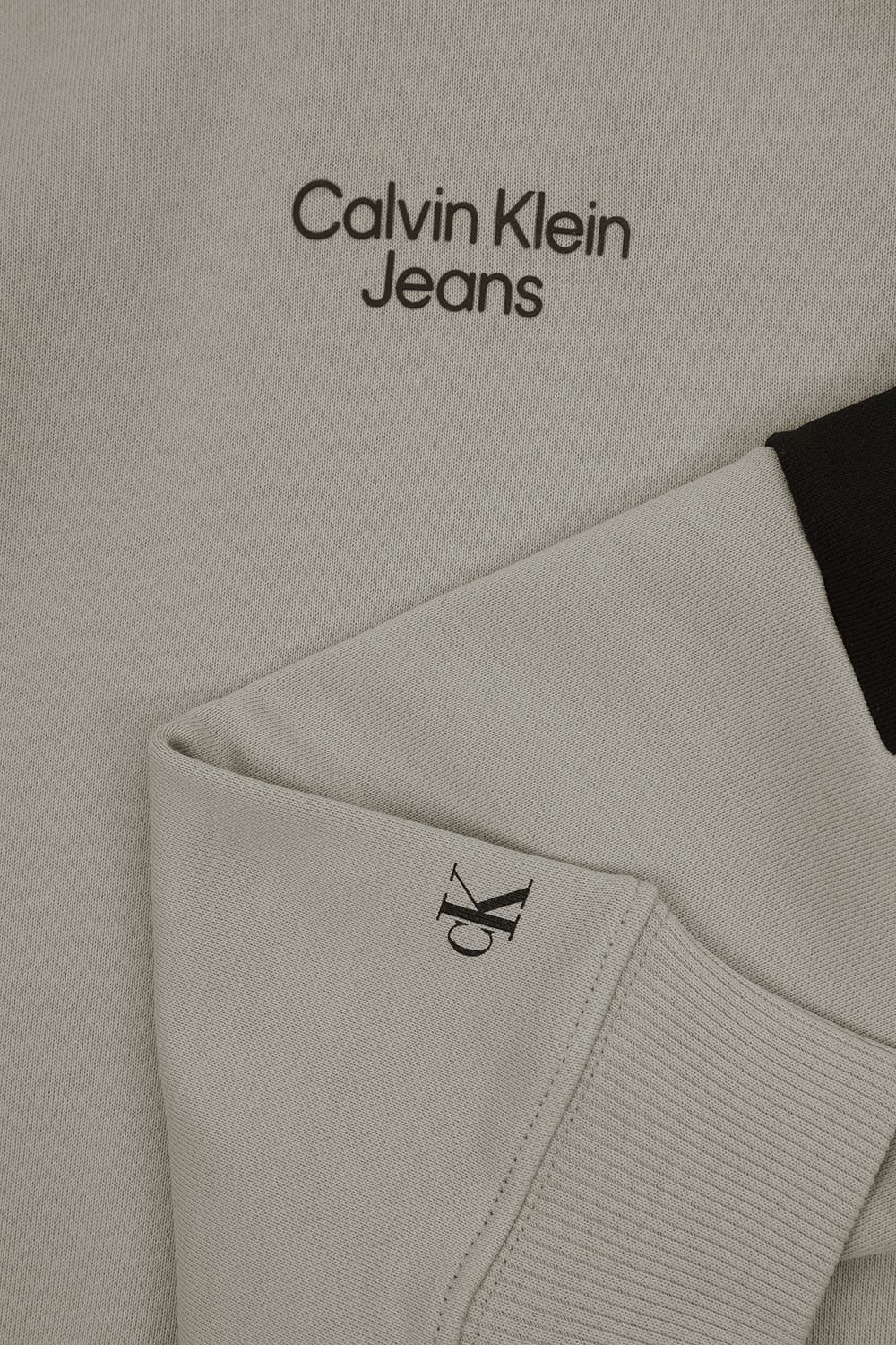 תמונת פנים של סט קולורבלוק מכנסי ג'וג וכובע קפוצ'ון - גילאי 4-16