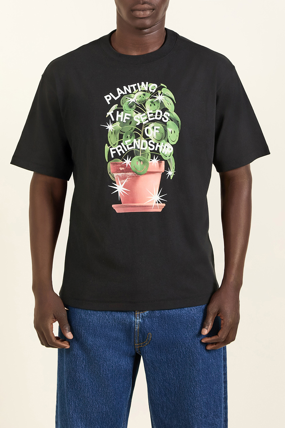 תמונת דוגמן קידמית של חולצת טי