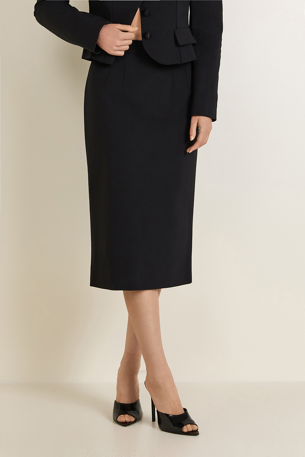 תמונת דוגמן קידמית של חצאית