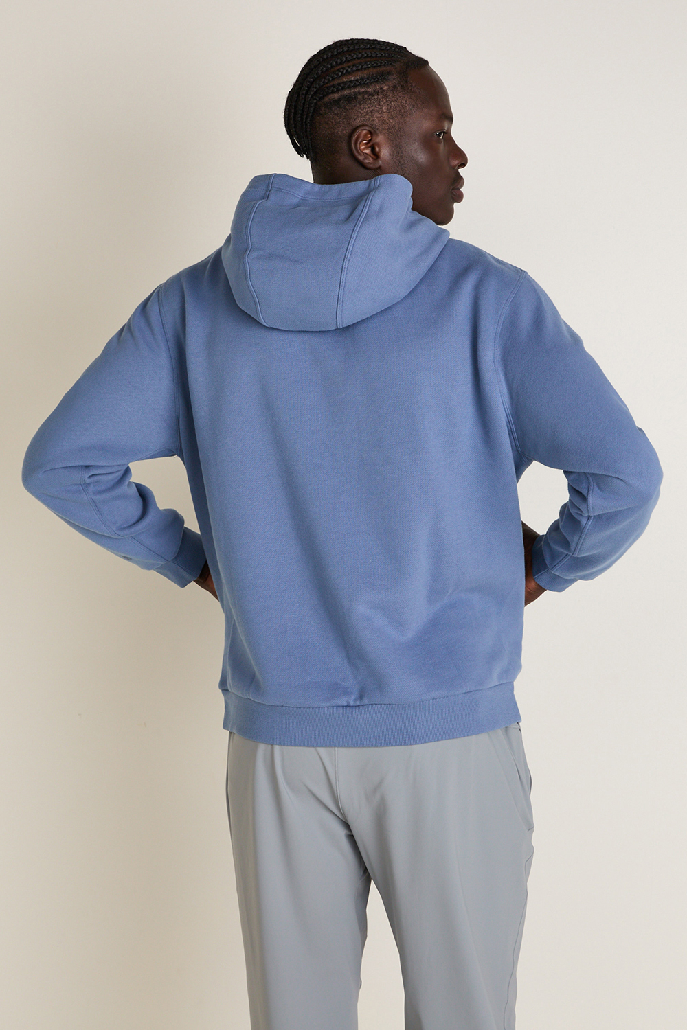 תמונת דוגמן אחורית של Steady State Hoodie