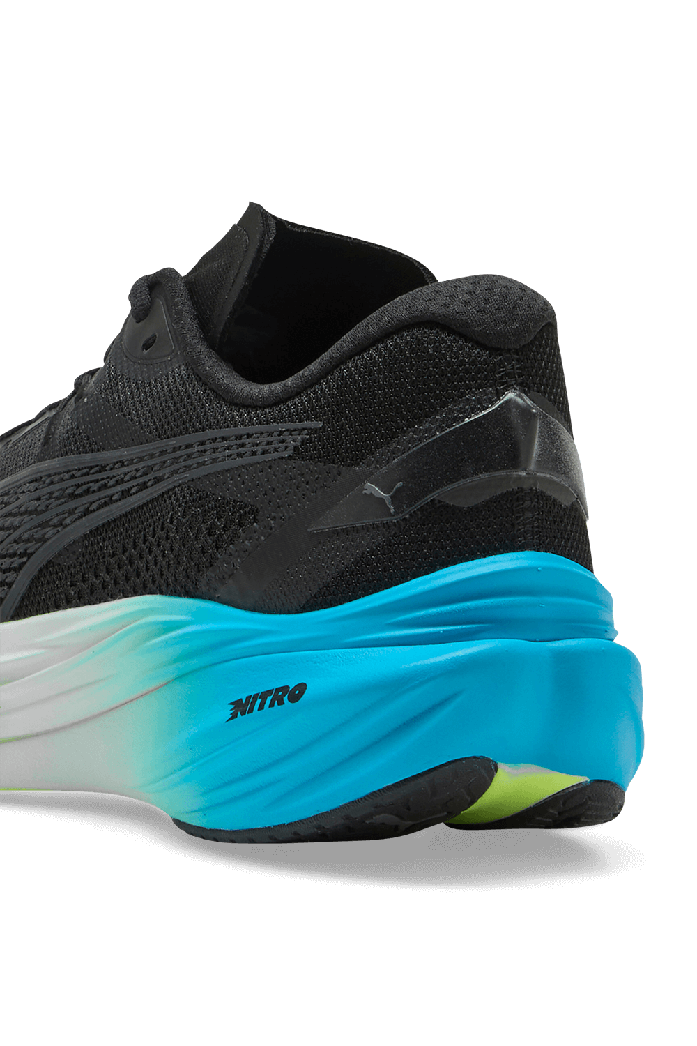 תמונת תקריב של נעלי ריצה דיביאייט ניטרו 3