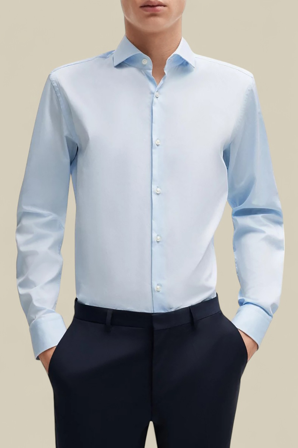 תמונת דוגמן קידמית של חולצת כפתורים