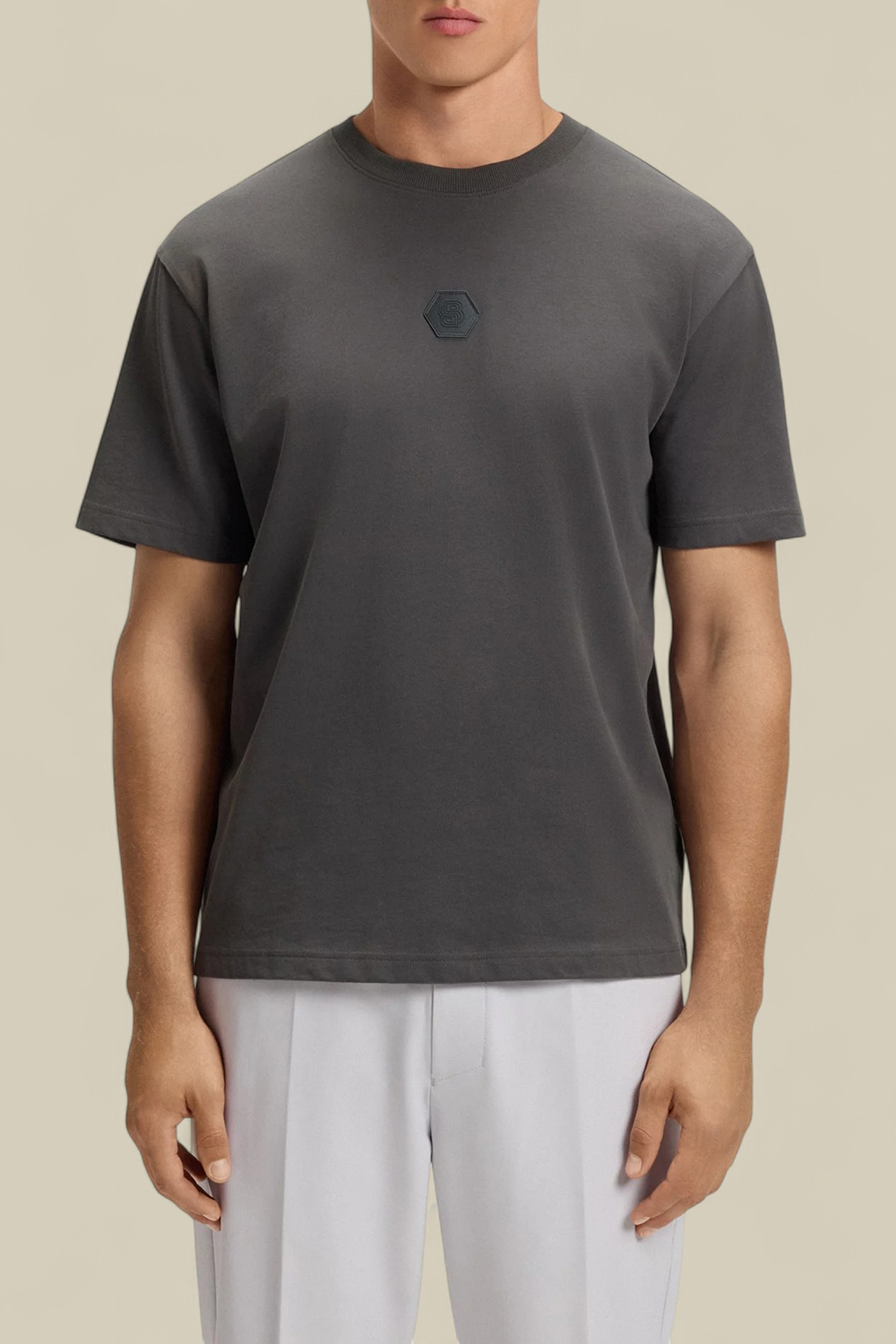 תמונת דוגמן קידמית של חולצת טי