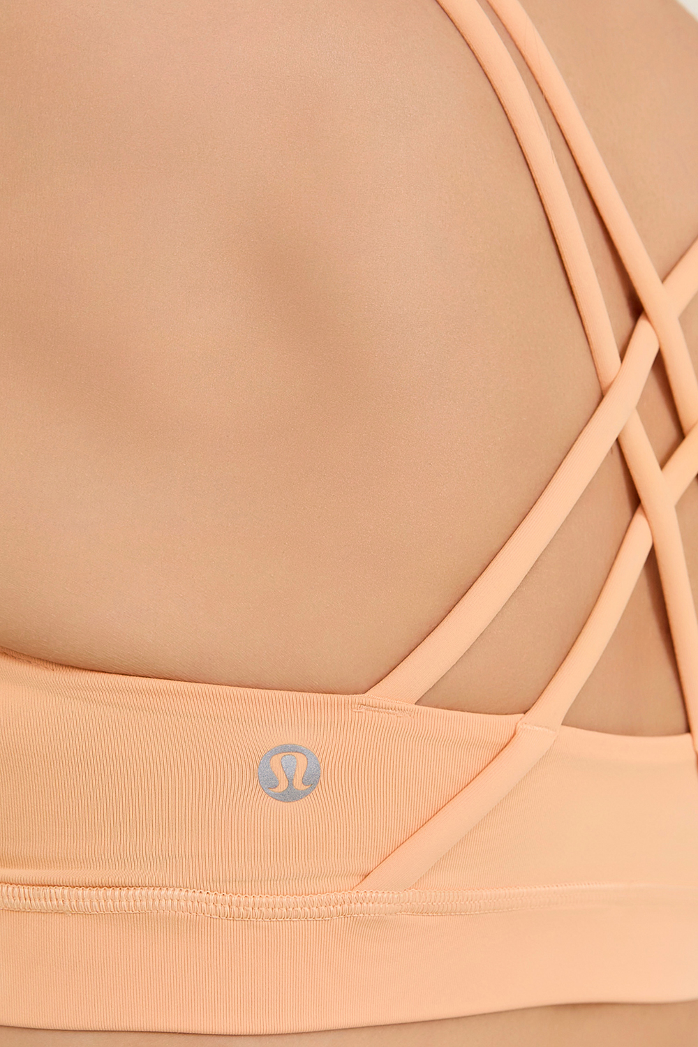 תמונת תקריב דוגמן של Energy Bra