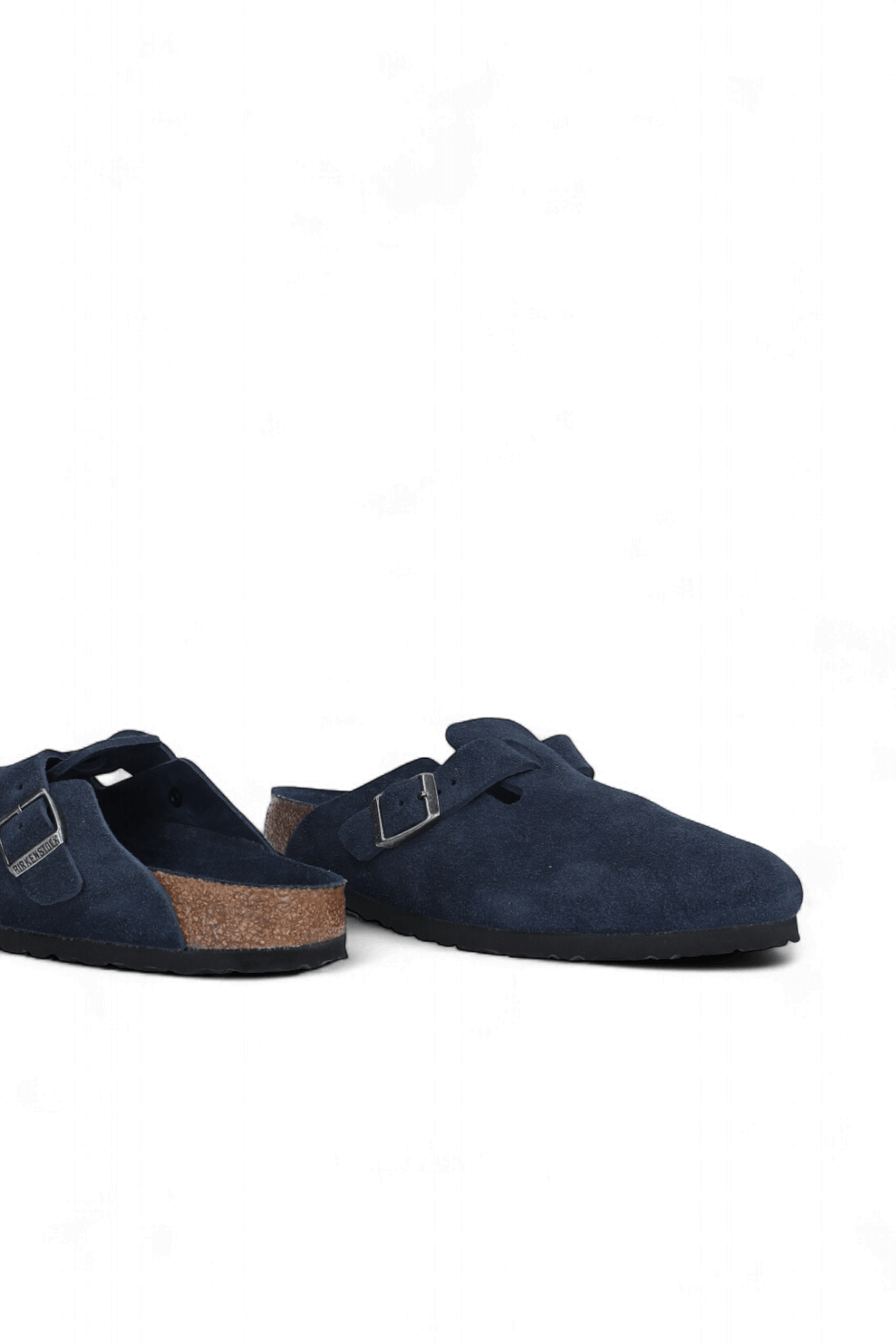 תמונת תקריב של נעלי בוסטון