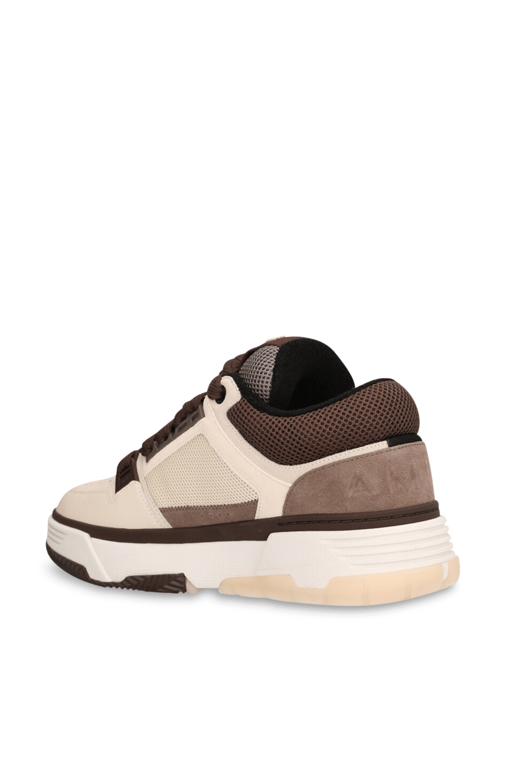 תמונה אחורית של סניקרס