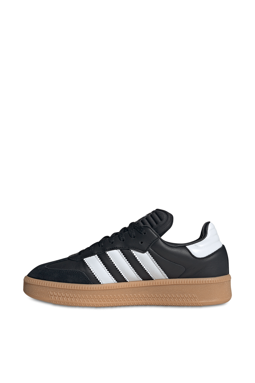 תמונת תקריב של נעלי סניקרס סמבה אקסטרה לארג'