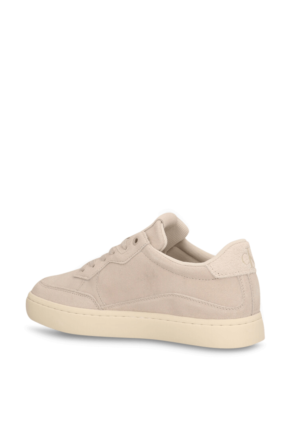 תמונה אחורית של נעלי סניקרס