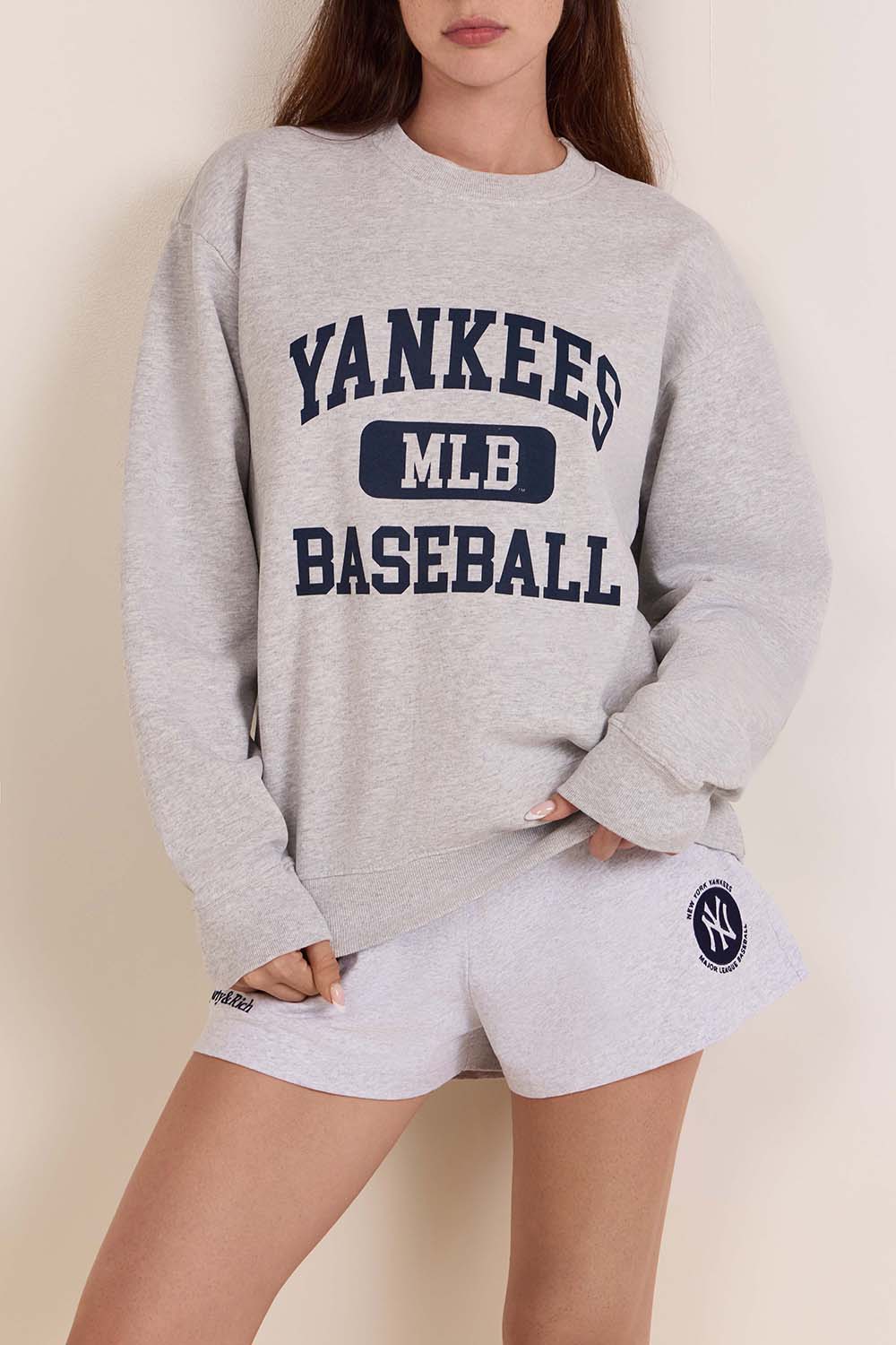 תמונת דוגמן קידמית של סווטשירט ינקיס