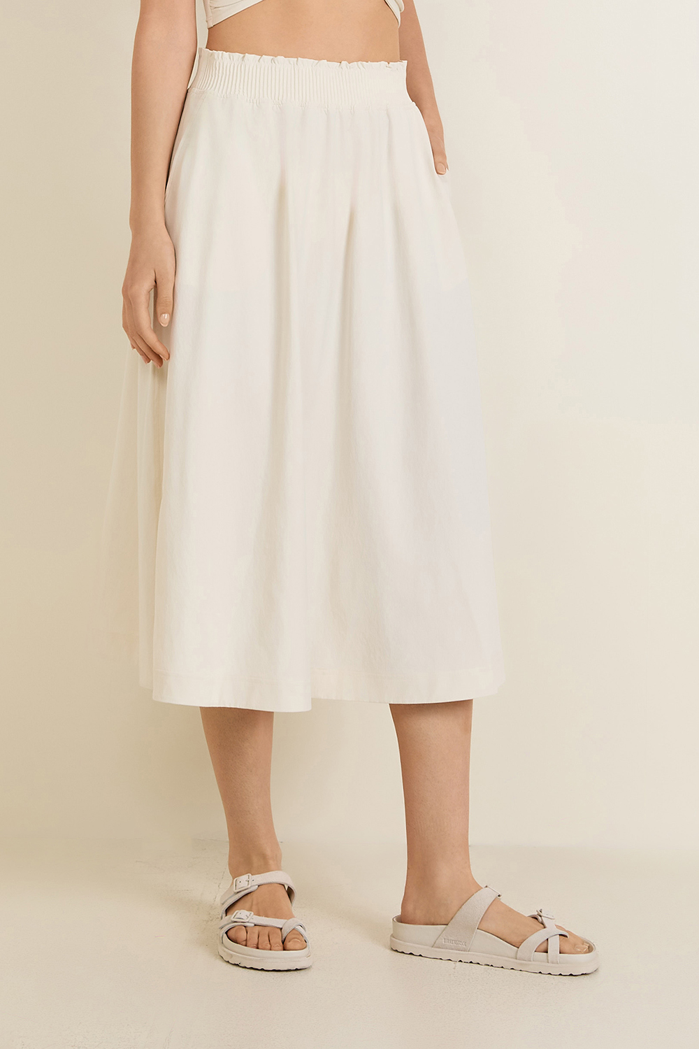 תמונת דוגמן קידמית של Stretch Woven A?Line Midi Skirt