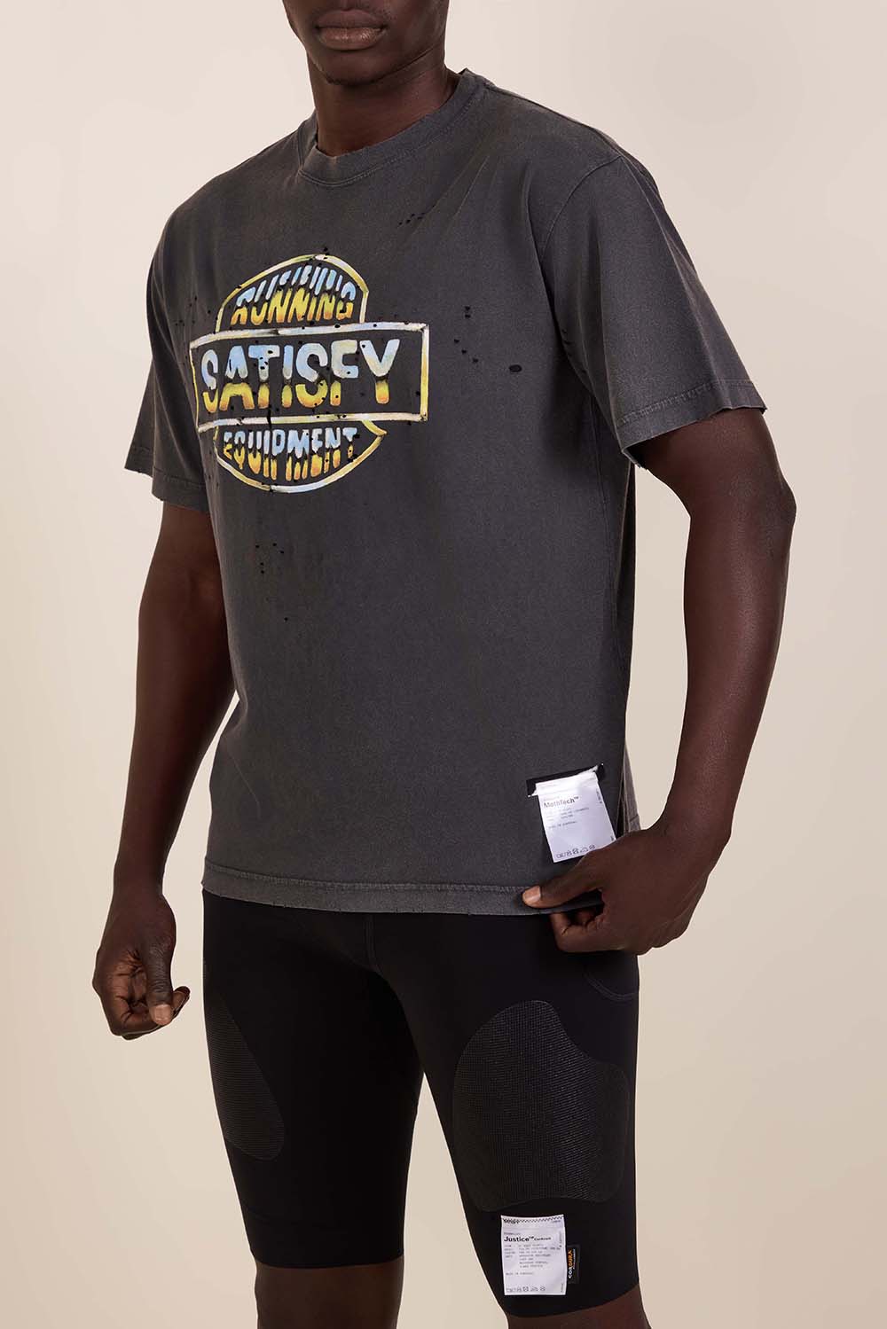 תמונת דוגמן קידמית של חולצת אימון