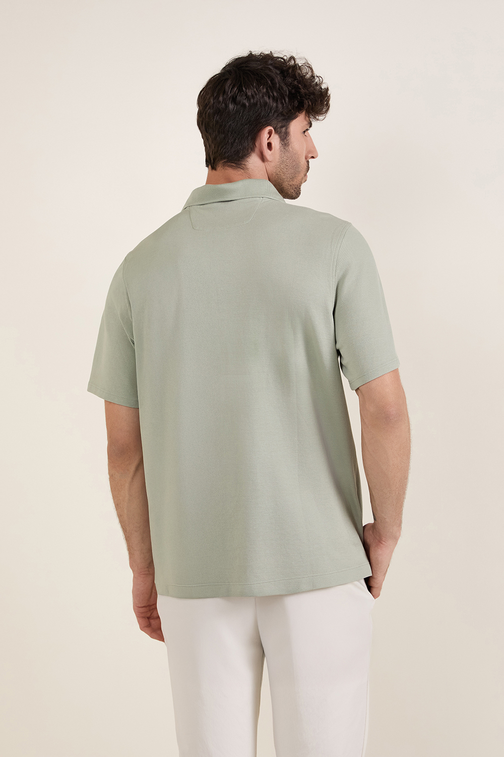 תמונת דוגמן אחורית של Cotton Pique Short-Sleeve Polo Shirt