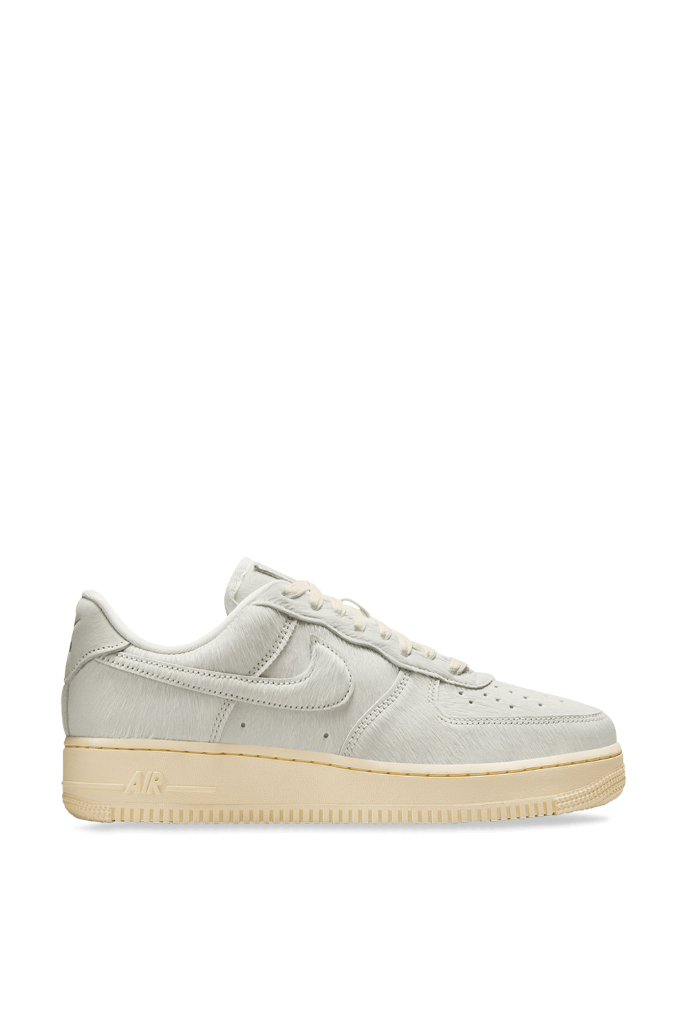 תמונה קידמית של נעלי סניקרס אייר פורס 1 07