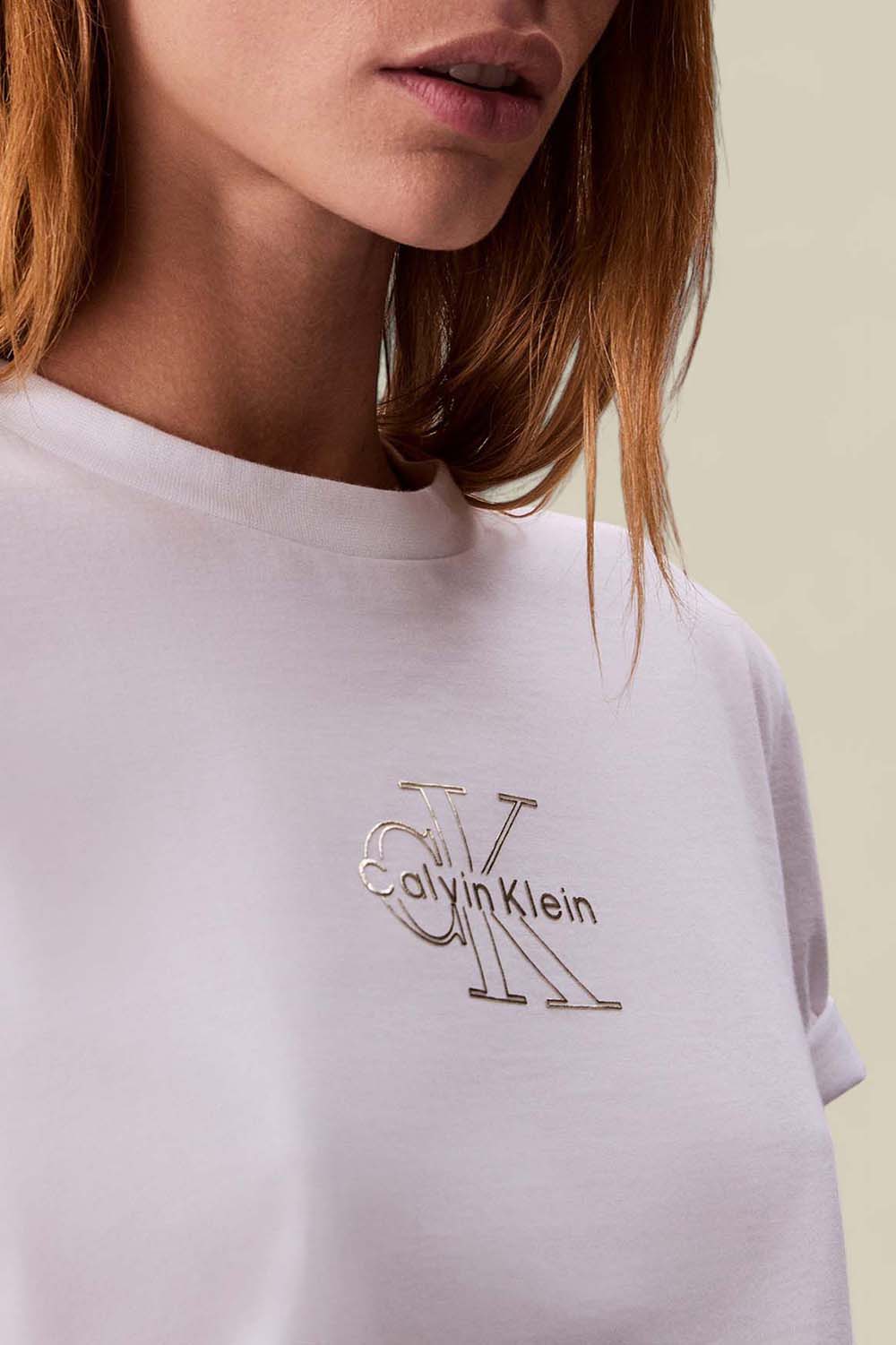 תמונת תקריב דוגמן של חולצת טי