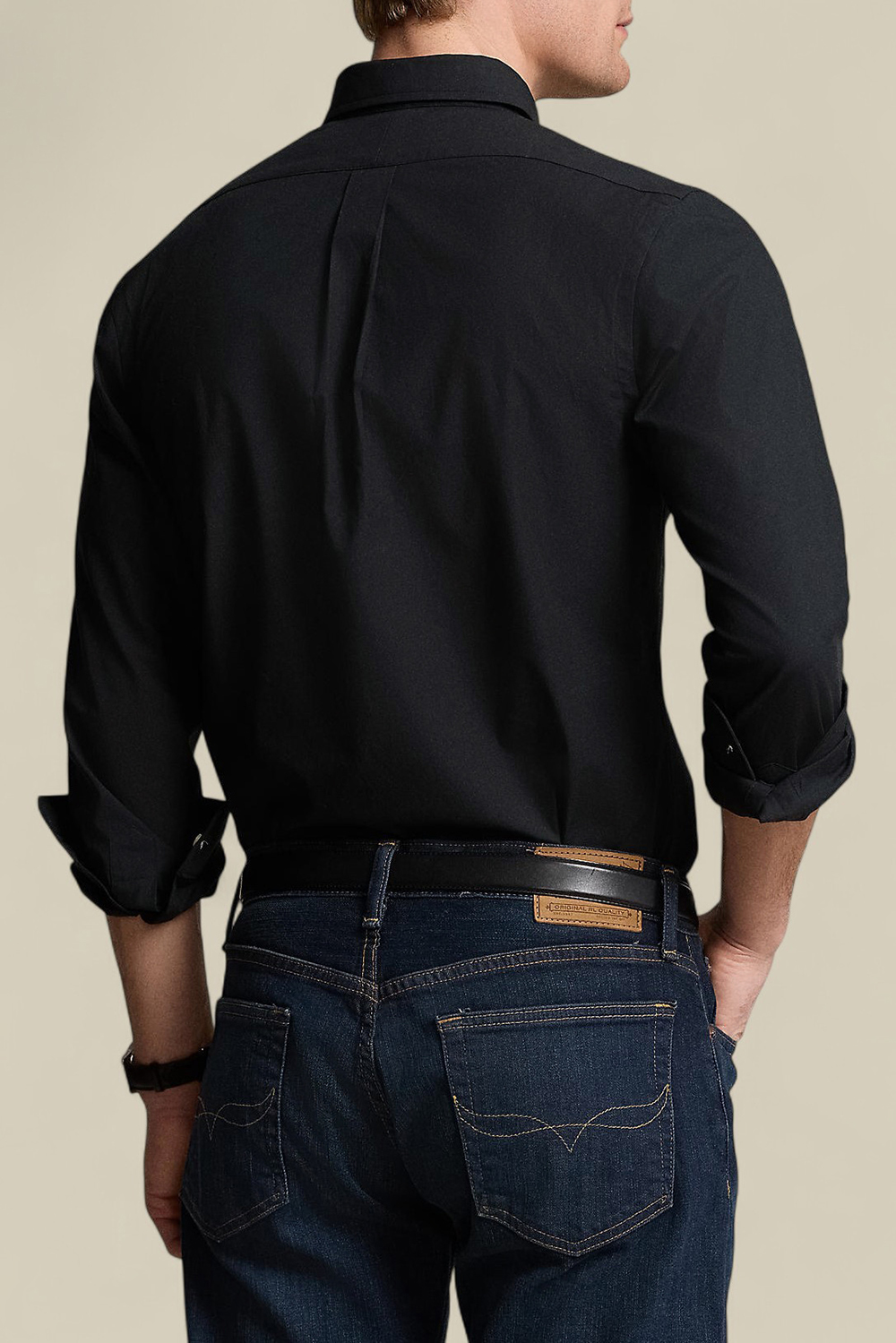 תמונת דוגמן אחורית של חולצת כפתורים סלים פיט