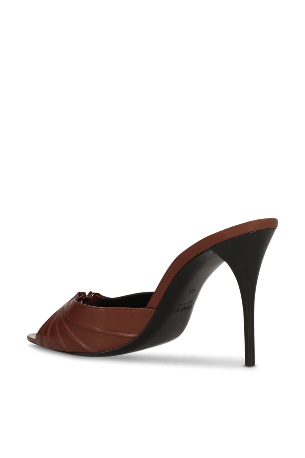 תמונה אחורית של נעלי עקב מיולס