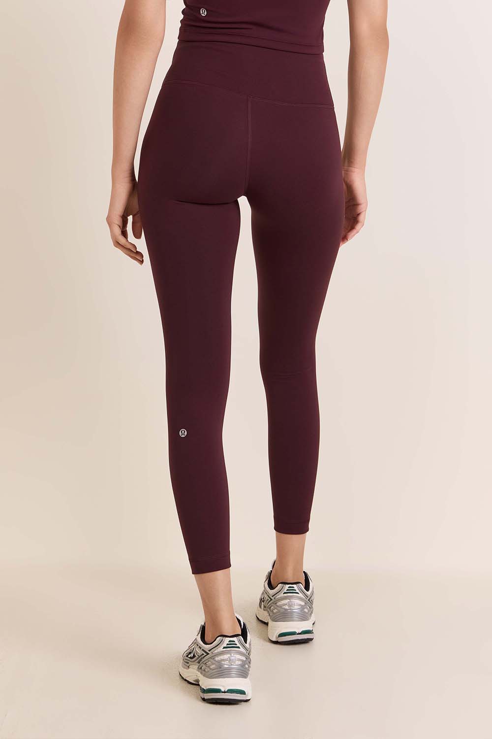 תמונת דוגמן אחורית של Wunder Train HR Tight 25