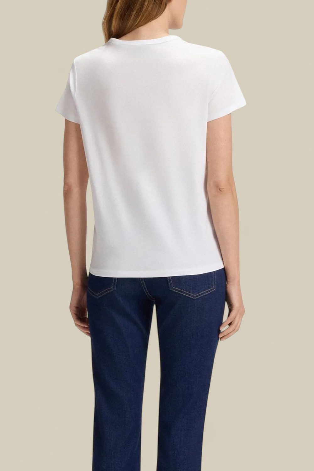 תמונת דוגמן אחורית של חולצת טי